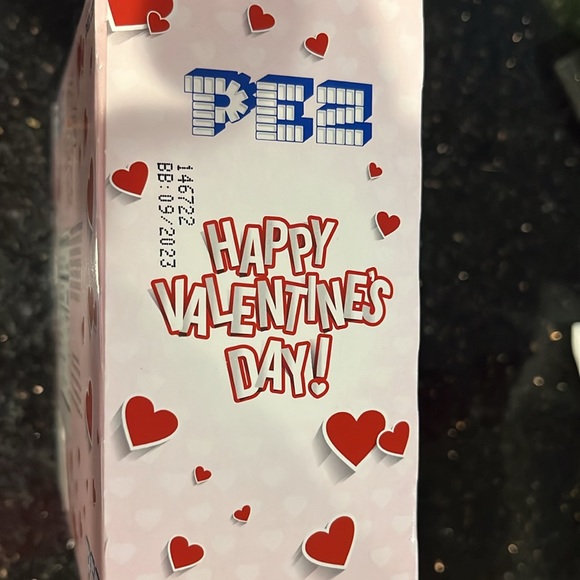 New in package Pez Happy Valentine Day Candy Pez Set of 2 Gift Pink - Picture 2 of 2